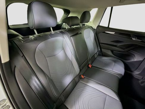 New 2026 Volkswagen Tiguan SE FWD image 26