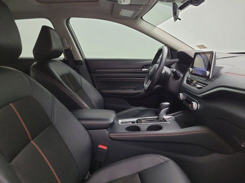 Used 2021 Nissan Altima 2.5 SR w/ SR Premium Package image 21