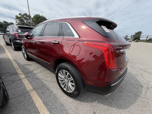 Used 2017 Cadillac XT5 Luxury w/ Driver Awareness Package AWD/4WD image 3