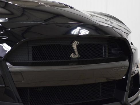 Used 2021 Ford Mustang Shelby GT500 w/ Technology Package RWD image 11