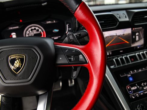 Used 2020 Lamborghini Urus AWD/4WD image 54