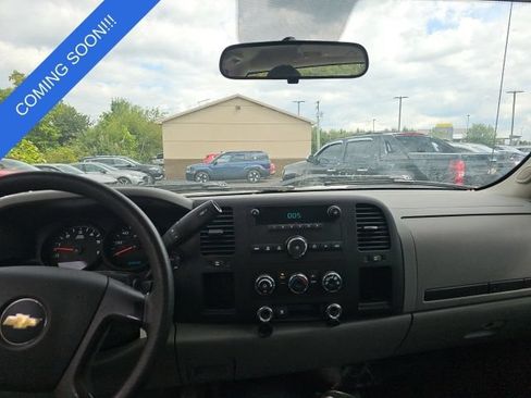 Used 2011 Chevrolet Silverado 1500 W/T RWD image 8