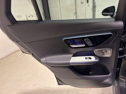 Used 2025 Mercedes-Benz GLC 300 4MATIC image 39