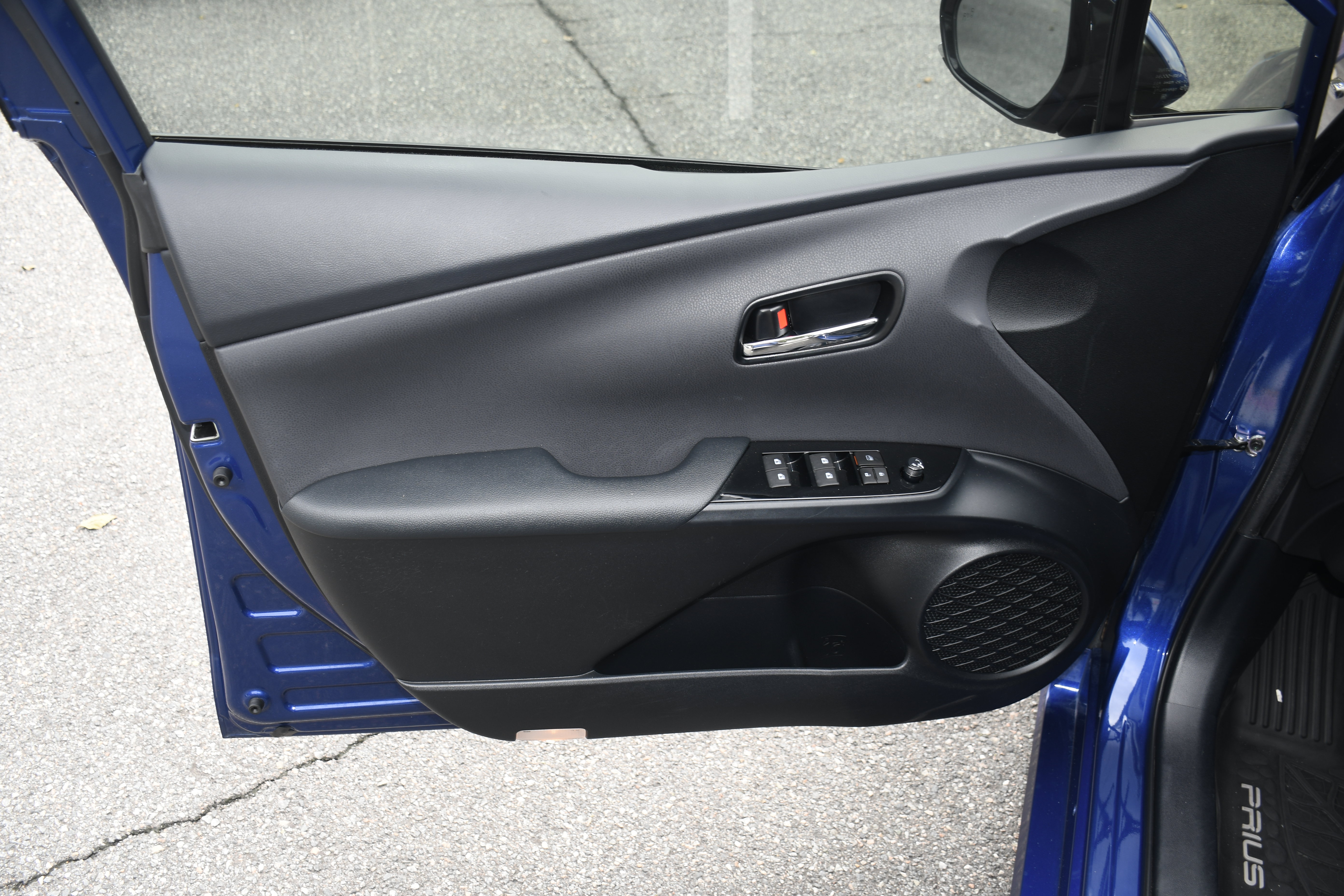 Used 2016 Toyota Prius Four Touring FWD image 9