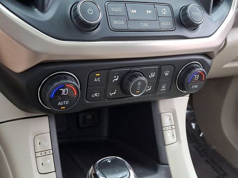Used 2018 GMC Acadia Denali w/ Technology Package FWD image 16