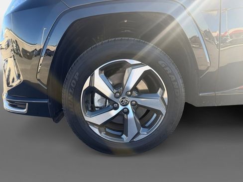 Certified 2025 Toyota RAV4 SE image 14