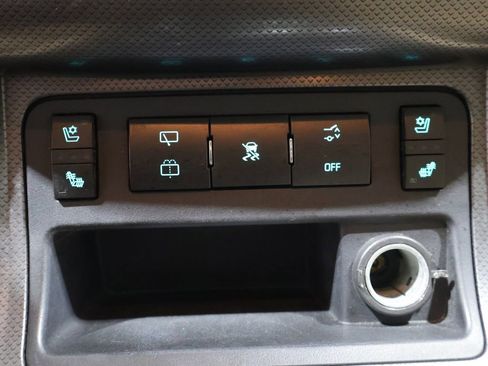 Used 2011 Chevrolet Traverse LTZ AWD/4WD image 30