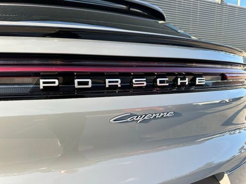 Used 2026 Porsche Cayenne E-Hybrid Coupe image 14