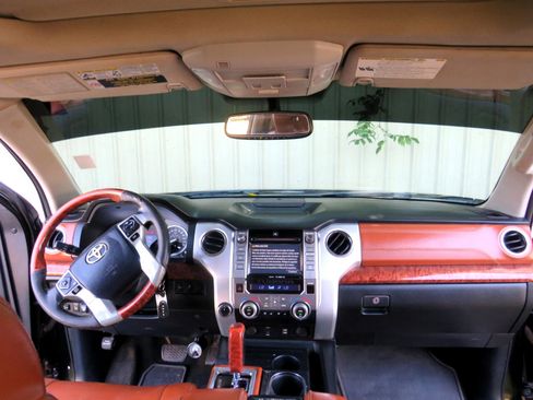 Used 2014 Toyota Tundra Platinum image 18