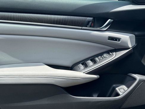 Certified 2018 Honda Accord Touring image 17