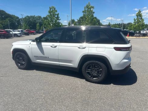 New 2024 Jeep Grand Cherokee Trailhawk w/ Advanced Protech Group II AWD/4WD image 20