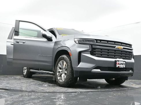 Used 2023 Chevrolet Suburban Premier image 73