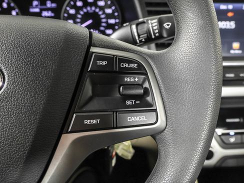 Used 2017 Hyundai Elantra SE image 29