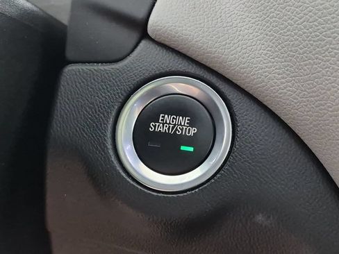 Used 2020 Chevrolet Equinox LT FWD image 27