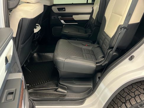 Used 2023 Toyota Sequoia Capstone AWD/4WD image 22