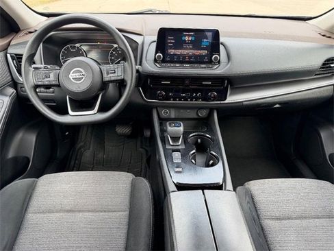 Used 2021 Nissan Rogue SV image 10