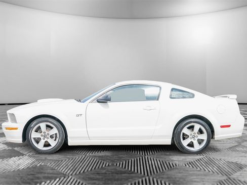 Used 2007 Ford Mustang GT RWD image 7