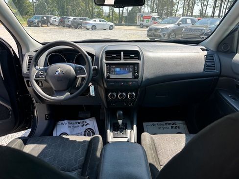 Used 2022 Mitsubishi Outlander Sport SE AWD/4WD image 3