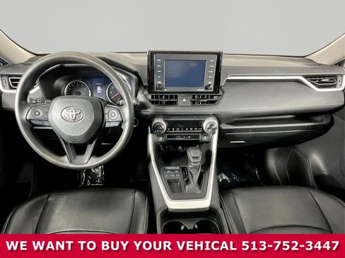 Used 2020 Toyota RAV4 XLE w/ Convenience Package FWD image 7