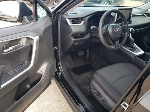 Used 2023 Toyota RAV4 XLE image 16