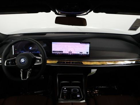 New 2026 BMW 750e xDrive w/ Executive Package image 4