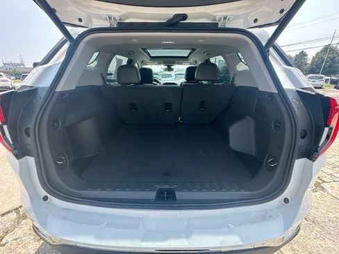 Used 2023 GMC Terrain SLT AWD/4WD image 30