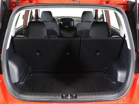 Used 2022 Kia Soul LX image 17