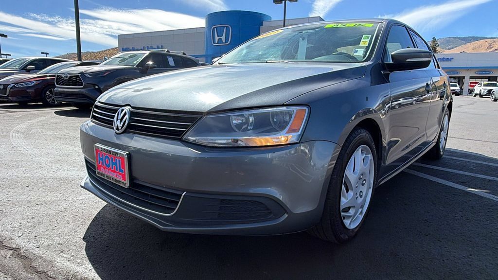 Used 2013 Volkswagen Jetta SE FWD image 7