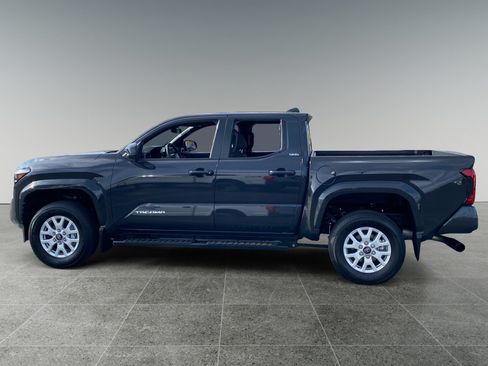 Certified 2025 Toyota Tacoma SR5 AWD/4WD image 2