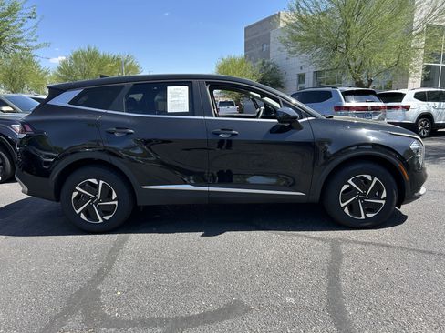 Used 2023 Kia Sportage LX AWD/4WD image 5
