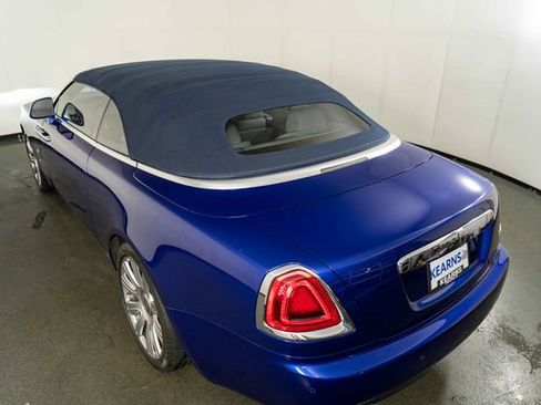 Used 2017 Rolls-Royce Dawn RWD image 35