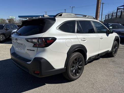 Certified 2025 Subaru Outback Onyx Edition image 3