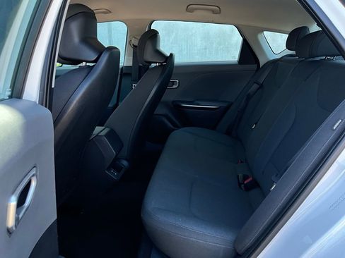 Used 2025 Kia K4 LXS image 11