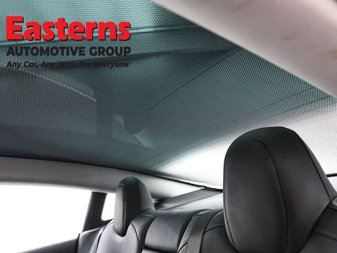 Used 2018 Tesla Model 3 Long Range image 32