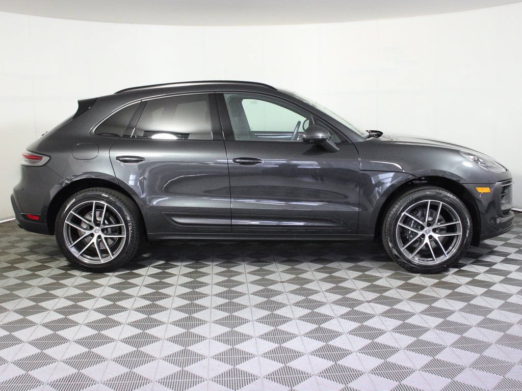 Certified 2026 Porsche Macan AWD/4WD image 8