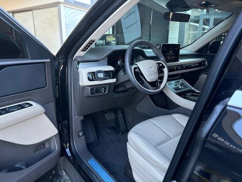 Certified 2024 Lincoln Aviator AWD w/ Premium Package image 9