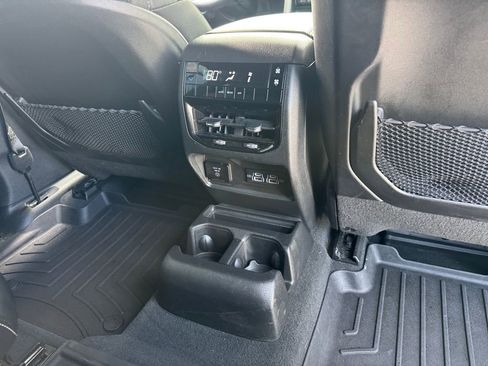 Used 2024 Jeep Grand Cherokee L Altitude image 23