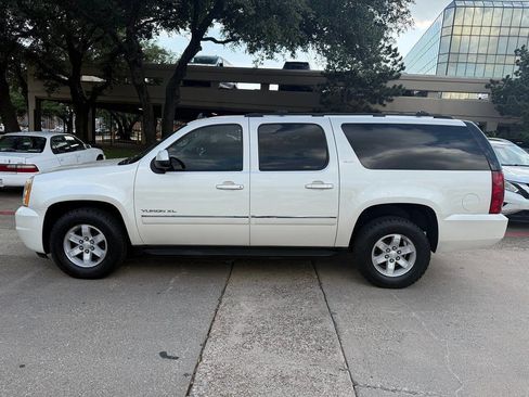 Used 2013 GMC Yukon XL SLT w/ SLT-2 Equipment Package RWD image 3