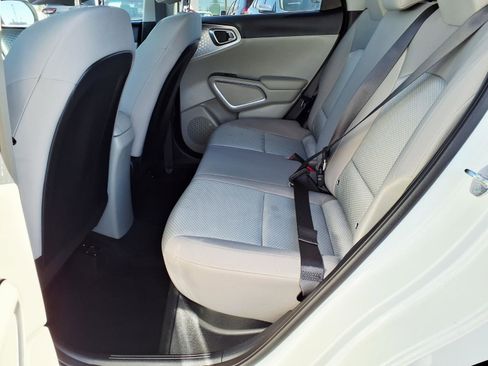 Used 2025 Kia Soul LX FWD image 17