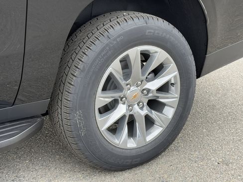 New 2026 Chevrolet Suburban Premier w/ Sun And Tow Package image 38