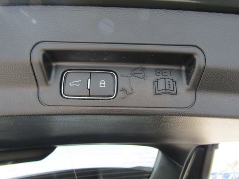 Used 2024 Ford Explorer XLT w/ Equipment Group 202A AWD/4WD image 8