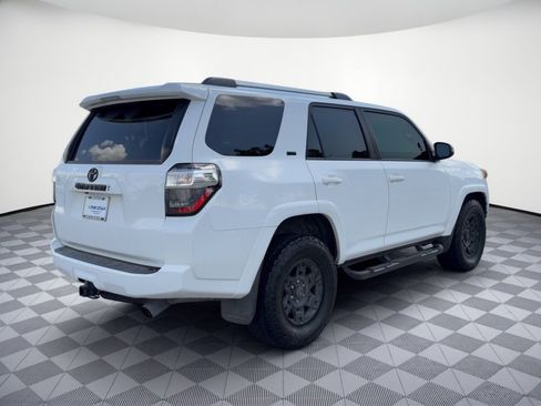 Used 2022 Toyota 4Runner SR5 Premium w/ Moonroof Package RWD image 9