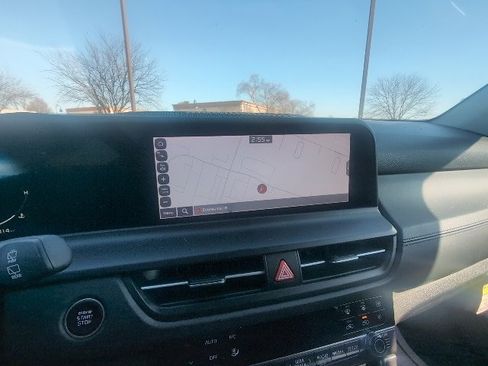 Used 2024 Kia Seltos EX image 12