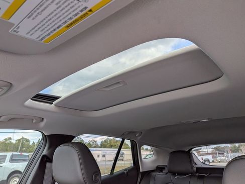 New 2026 Chevrolet Trax LT w/ Sunroof Package image 17