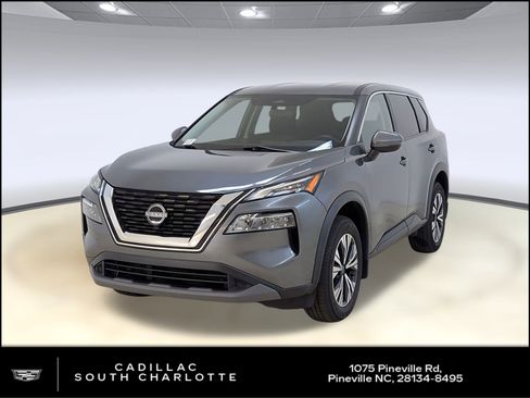 Used 2022 Nissan Rogue SV image 1