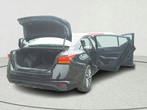 Used 2024 Nissan Altima 2.5 SV FWD image 13