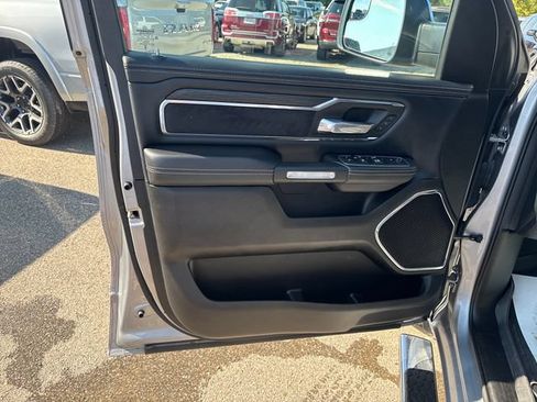 Used 2024 RAM 1500 Laramie AWD/4WD image 7