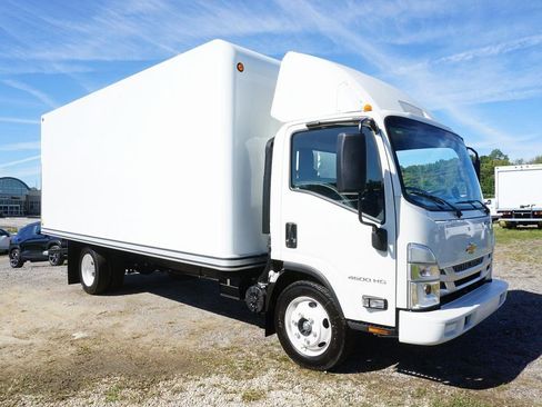 New 2025 Chevrolet Low Cab Forward image 12