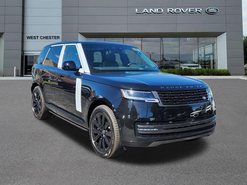 Used 2025 Land Rover Range Rover SE image 2