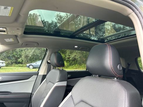 Used 2024 Volkswagen Atlas Peak Edition SEL image 16